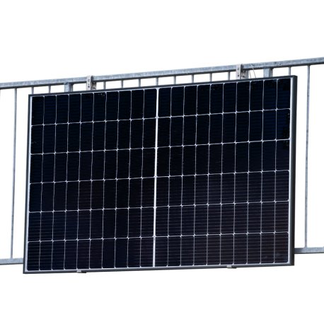 Pannello fotovoltaico plug and play da balcone con ringhiera